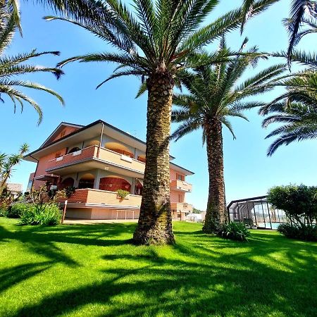 B&B Sotto Le Palme Molino Ciccolini Luaran gambar